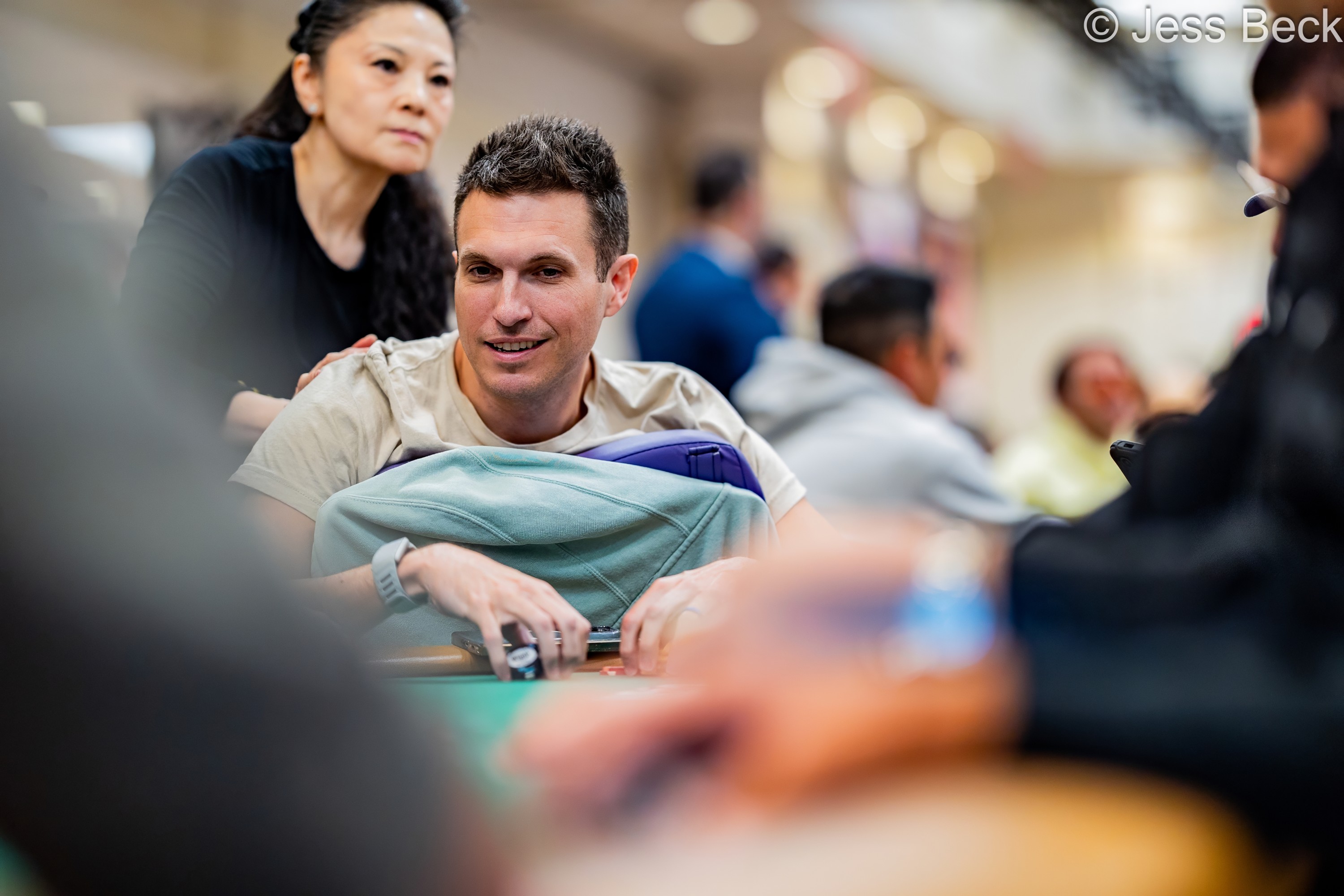 德州扑克传奇道格·波尔克的疯狂WSOP主赛事首日：一小时内经历生死轮回 - 凯发娱乐平台