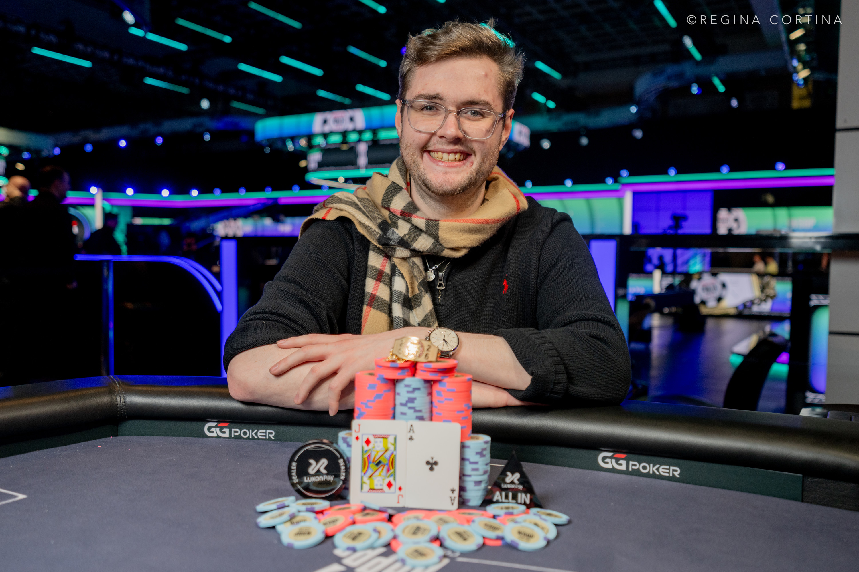 26岁新星登顶！Dwan斩获WSOP高额赛冠军背后的战术与心路 - 凯发娱乐